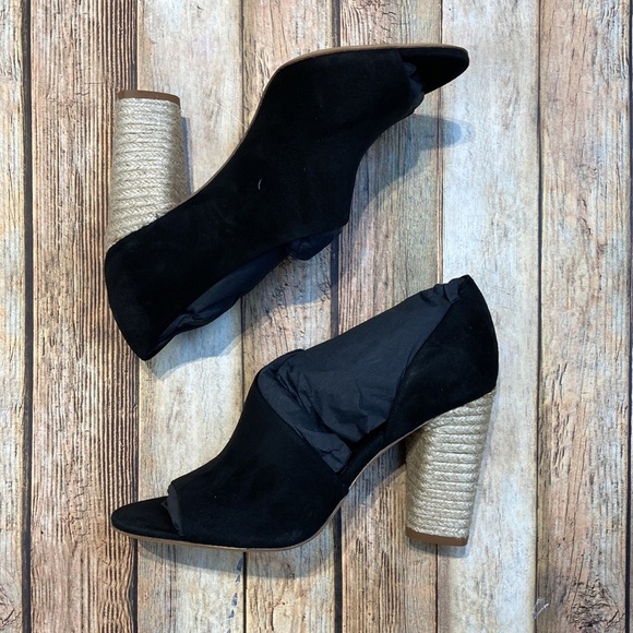 VINCE. Percey Black Suede Block Heel Size 6 - Picture 5 of 11